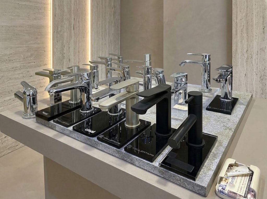 Rubinetteria per lavabo in showroom